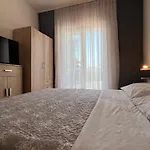Apartment House Roca Vodice
