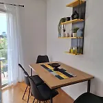 Apartment House Roca *