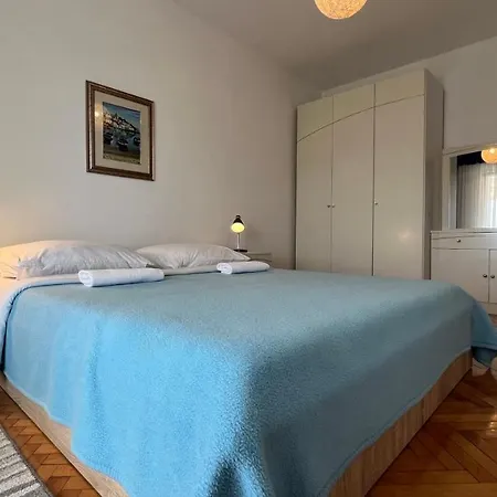 House Roca Apartment *