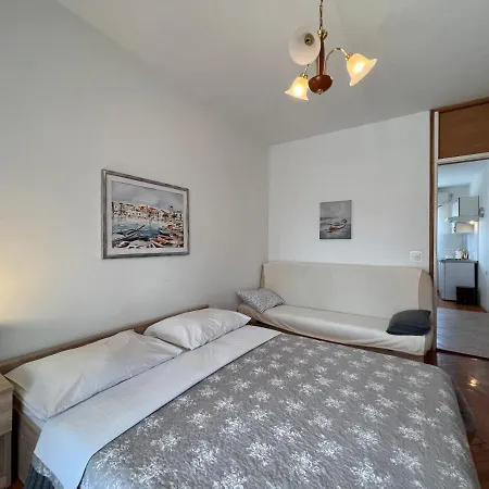 Apartment House Roca Vodice