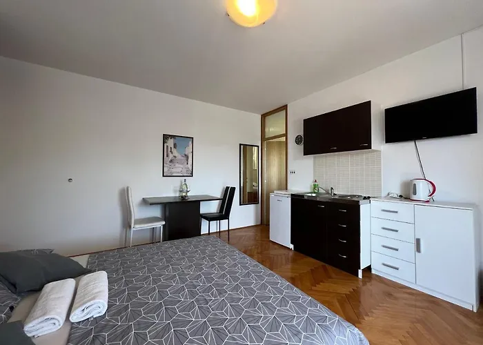 House Roca アパート *